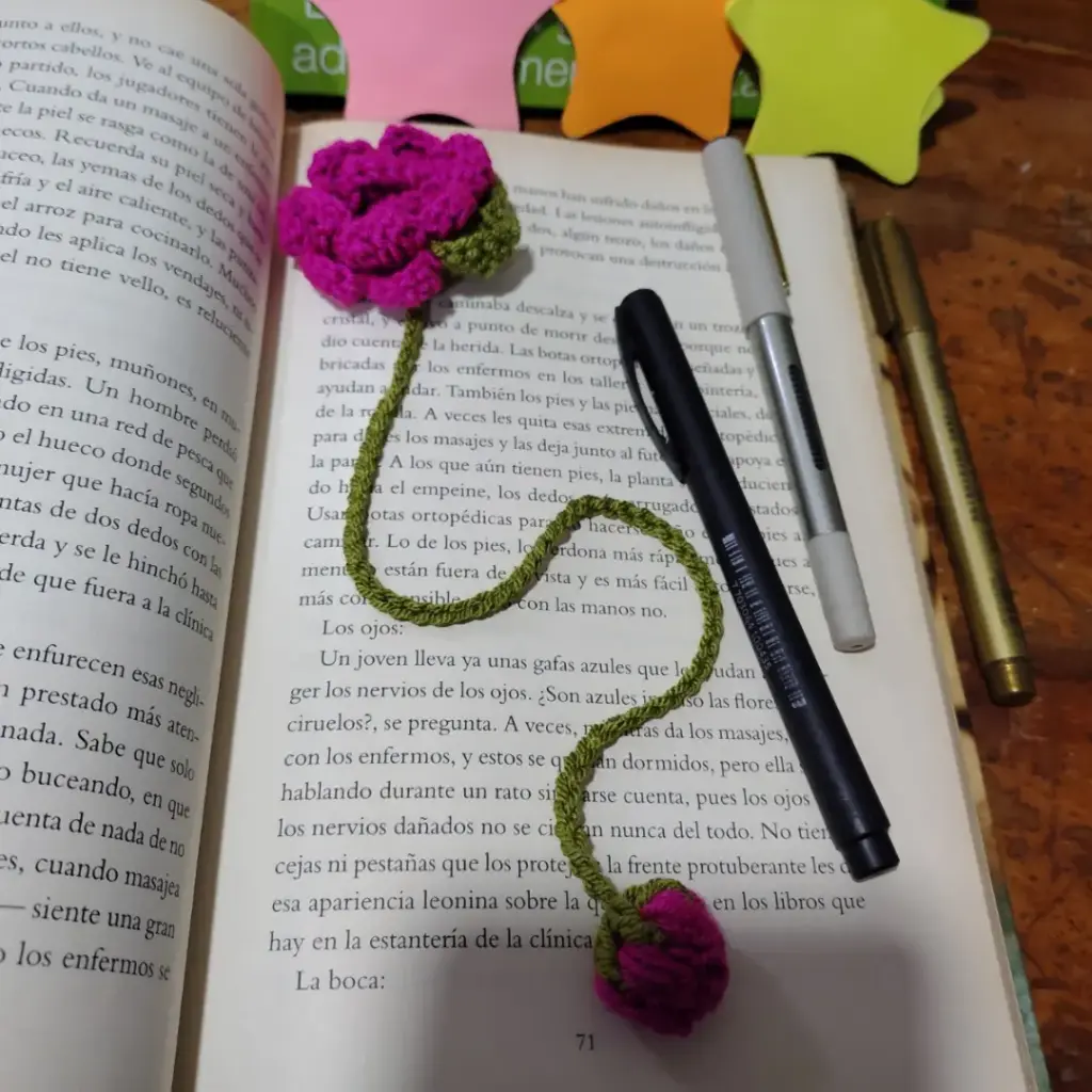 Marcapáginas tejidos